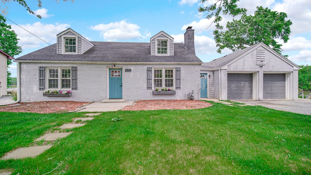 Photo of 1234 River Terrace, Hobart, IN 46342 (MLS # 839377)