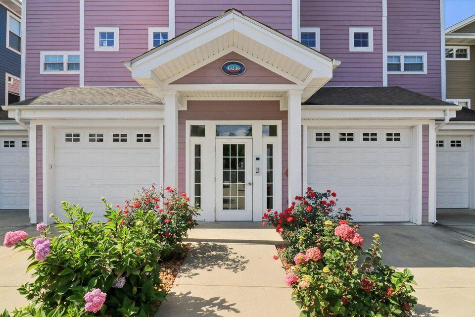 13236 Lake Shore Drive J-302