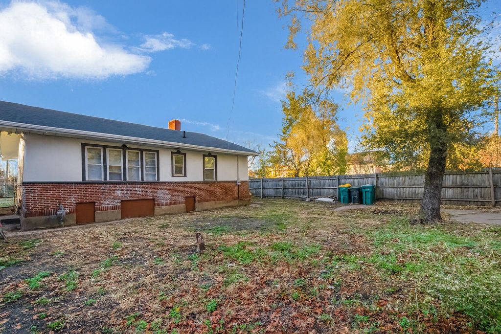 Photo of 733 Lincoln Street, Gary, IN 46402 (MLS # 835125)