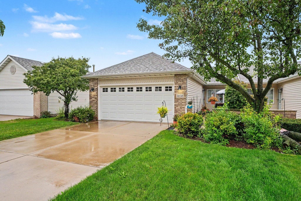 Photo of 1638 Dogwood Drive, Crown Point, IN 46307 (MLS # 846387)