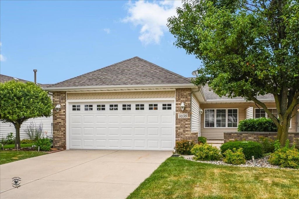 Photo of 1638 Dogwood Drive, Crown Point, IN 46307 (MLS # 846387)