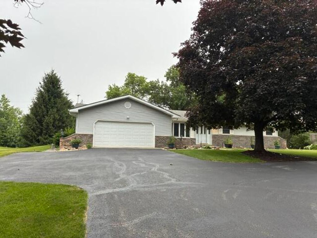 Photo of 6952 Blackberry Court, DeMotte, IN 46310 (MLS # 840872)