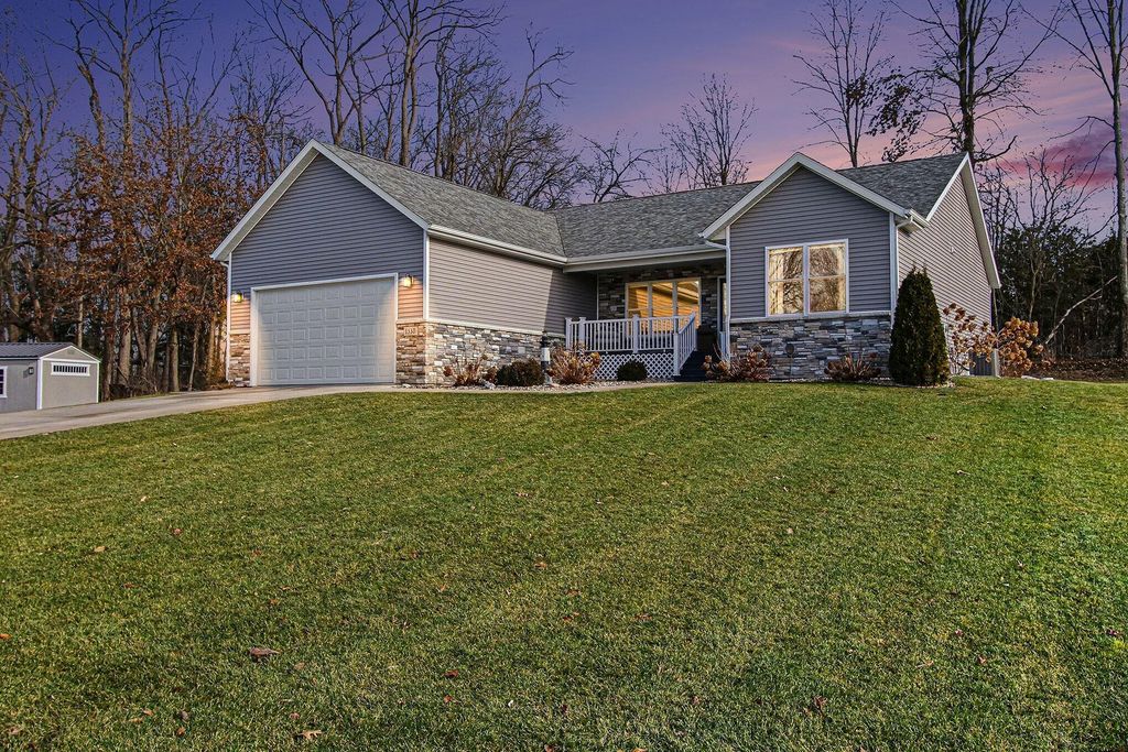 Photo of 1537 N Timberlyn Drive, La Porte, IN 46350 (MLS # 832819)