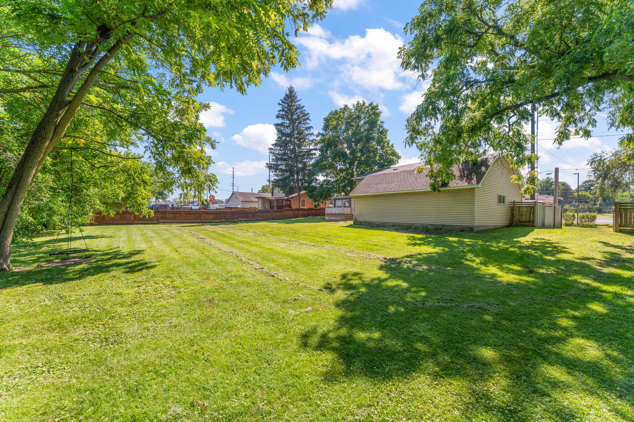 Hebron, Indiana 46341, United States, 5 Bedrooms Bedrooms, ,3 BathroomsBathrooms,Residential,Active,192423