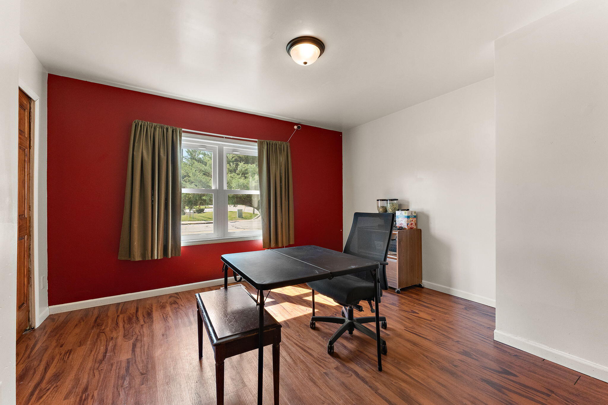 Hebron, Indiana 46341, United States, 5 Bedrooms Bedrooms, ,3 BathroomsBathrooms,Residential,Active,192423