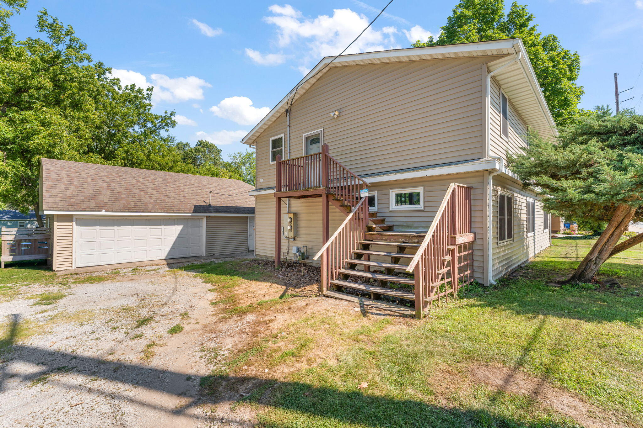 Hebron, Indiana 46341, United States, 5 Bedrooms Bedrooms, ,3 BathroomsBathrooms,Residential,Active,192423