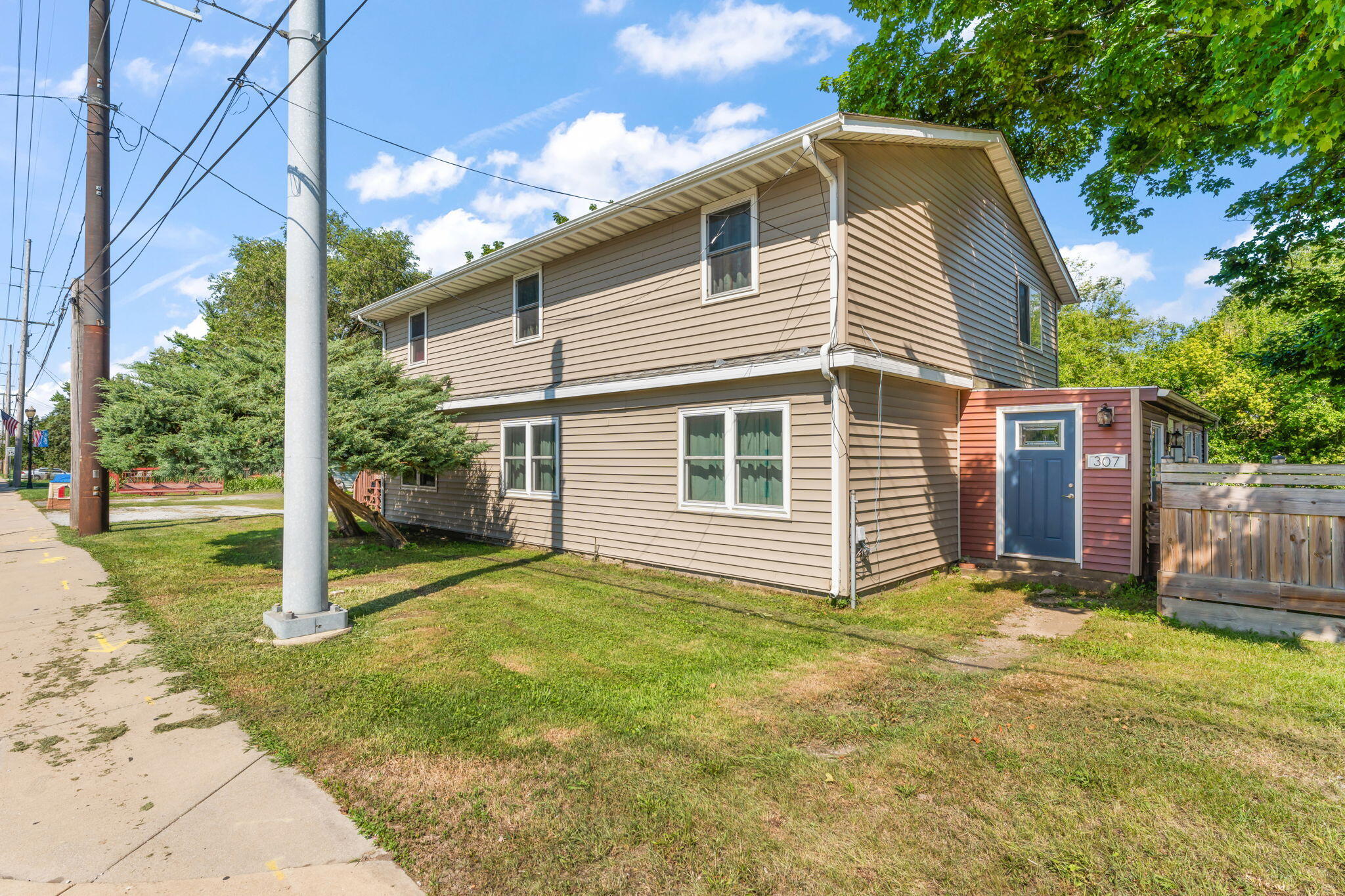 Hebron, Indiana 46341, United States, 5 Bedrooms Bedrooms, ,3 BathroomsBathrooms,Residential,Active,192423