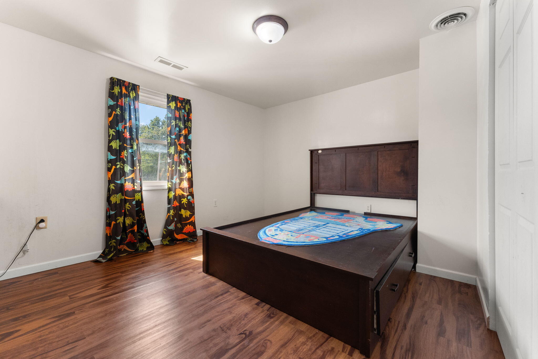 Hebron, Indiana 46341, United States, 5 Bedrooms Bedrooms, ,3 BathroomsBathrooms,Residential,Active,192423