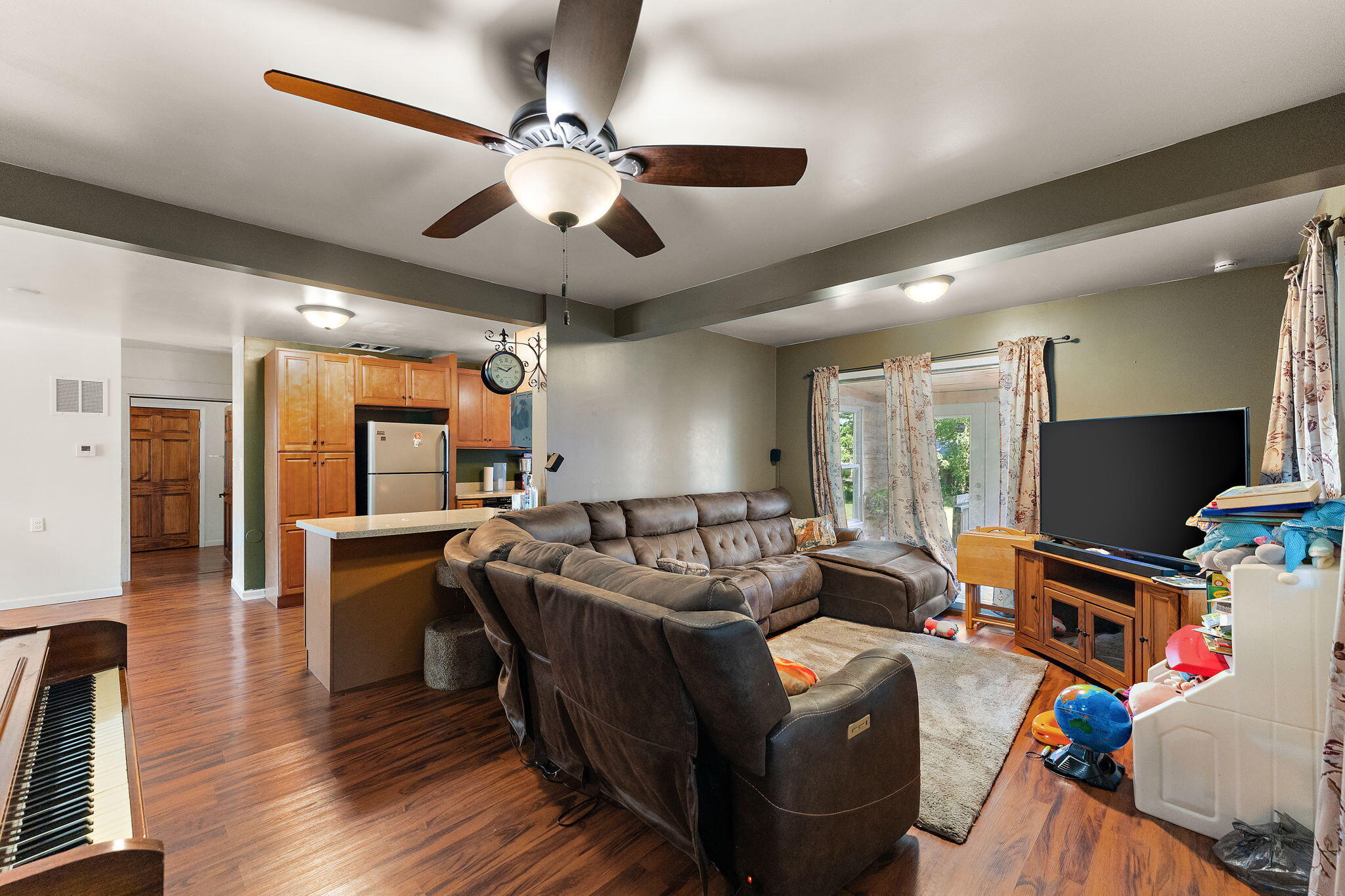 Hebron, Indiana 46341, United States, 5 Bedrooms Bedrooms, ,3 BathroomsBathrooms,Residential,Active,192423