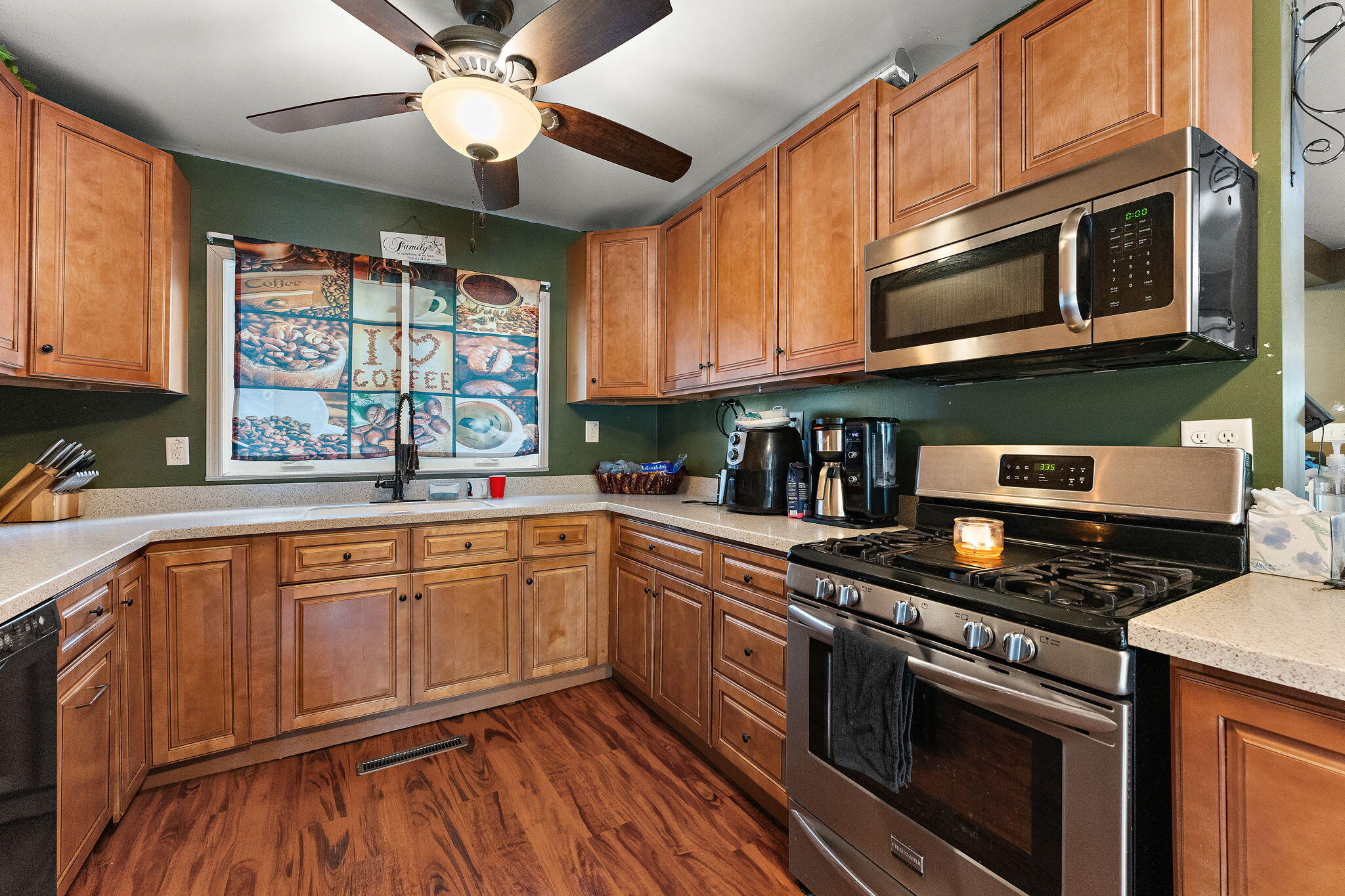 Hebron, Indiana 46341, United States, 5 Bedrooms Bedrooms, ,3 BathroomsBathrooms,Residential,Active,192423