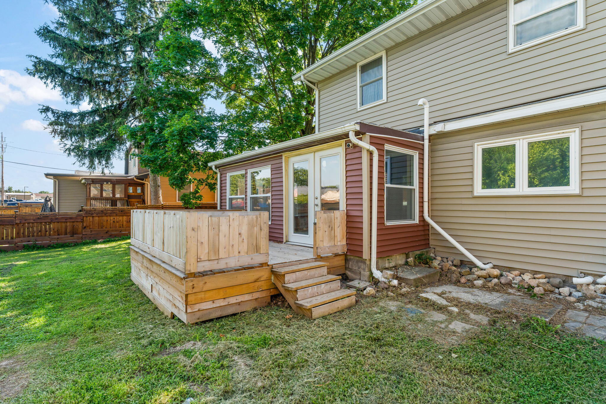 Hebron, Indiana 46341, United States, 5 Bedrooms Bedrooms, ,3 BathroomsBathrooms,Residential,Active,192423