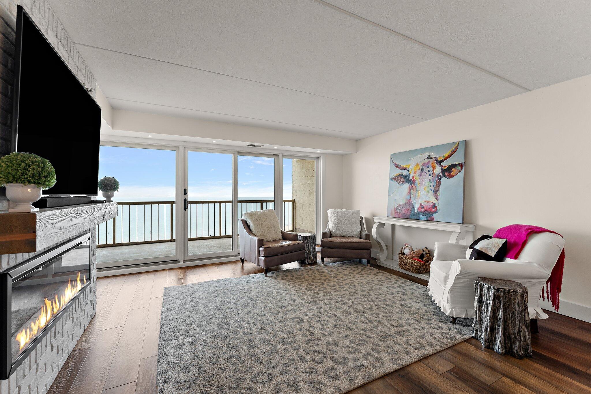 100 Lake Shore Drive 606