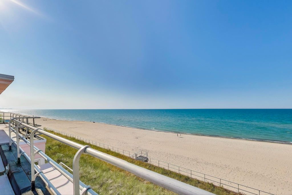 Photo of 250 W Lake Front Drive W, Beverly Shores, IN 46301 (MLS # 836564)