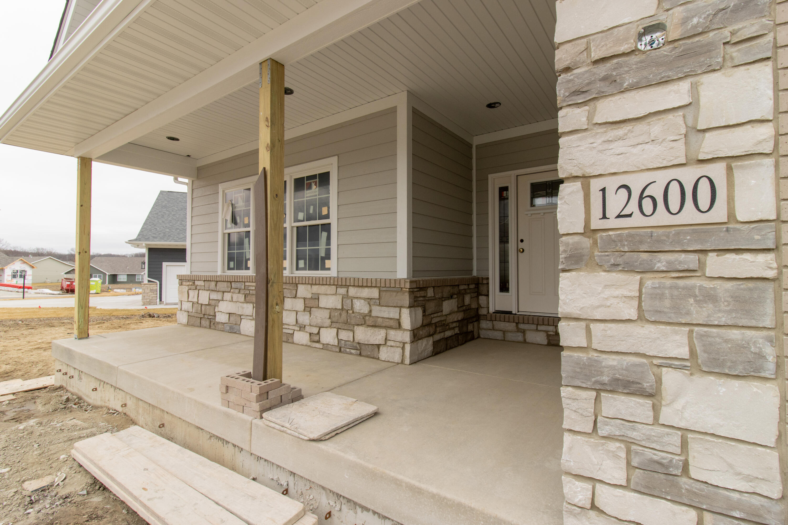 12600 Woodside Drive