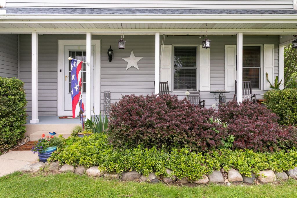 Photo of 33671 Woodmont Ridge Drive, New Carlisle, IN 46552 (MLS # 838988)