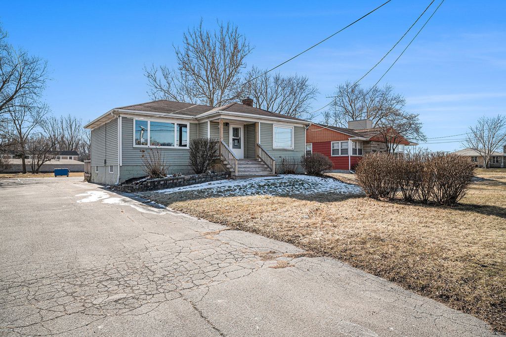 Photo of 2636 45th Street, Highland, IN 46322 (MLS # 831748)