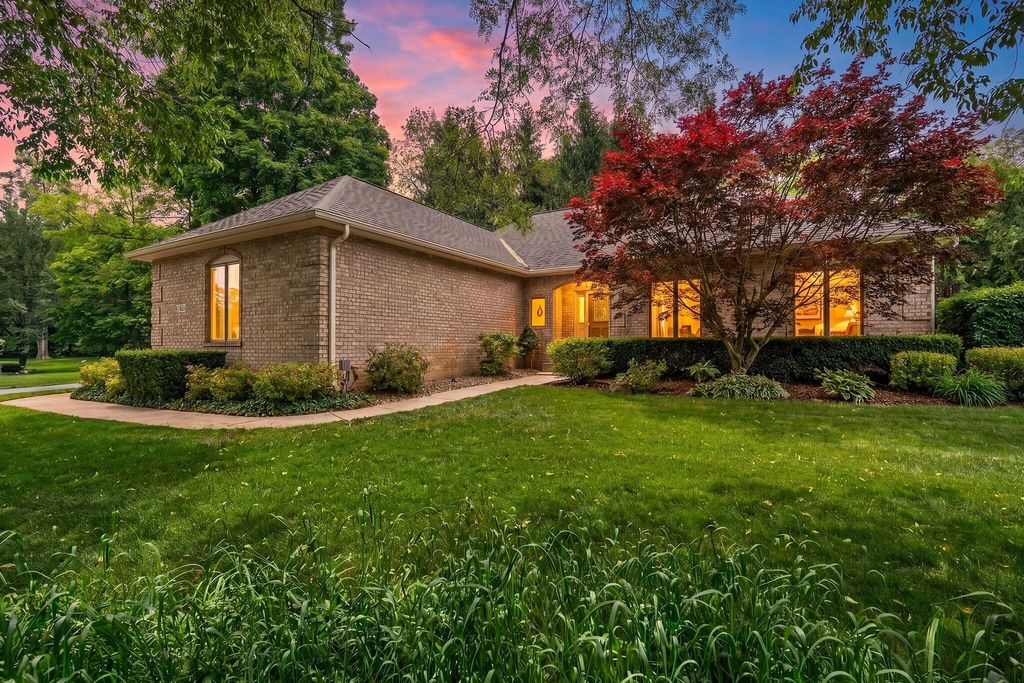 Photo of 246 White Thorne Lane, Valparaiso, IN 46383 (MLS # 840216)