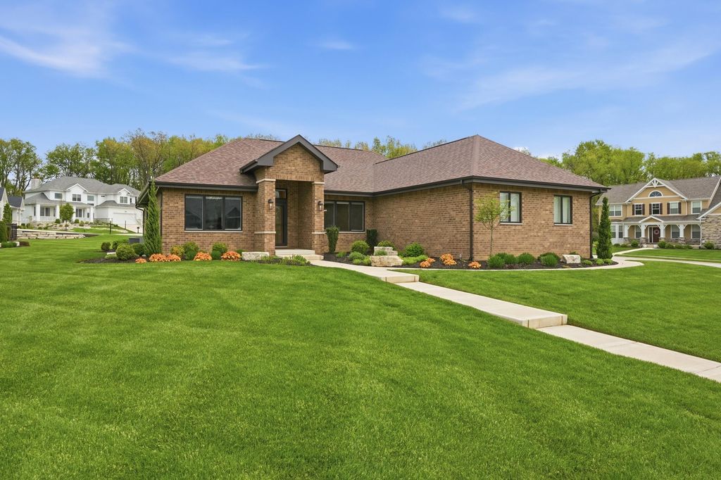 Photo of 3802 Brigata DR, Valparaiso, IN 46385 (MLS # 839249)