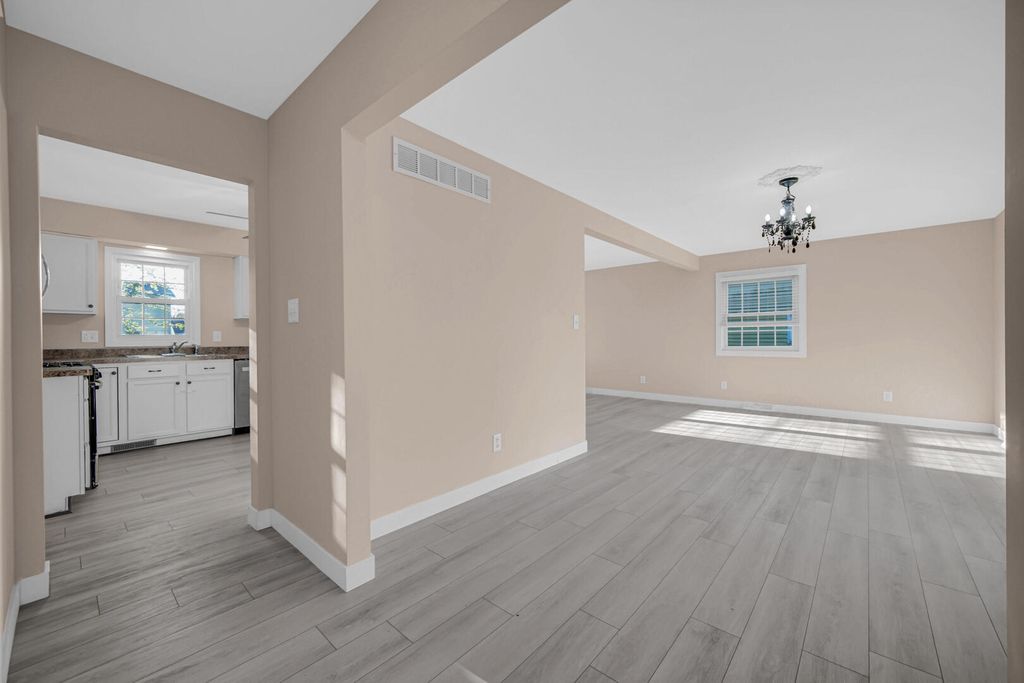 Photo of 1602 Carriage Drive, Valparaiso, IN 46383 (MLS # 837627)