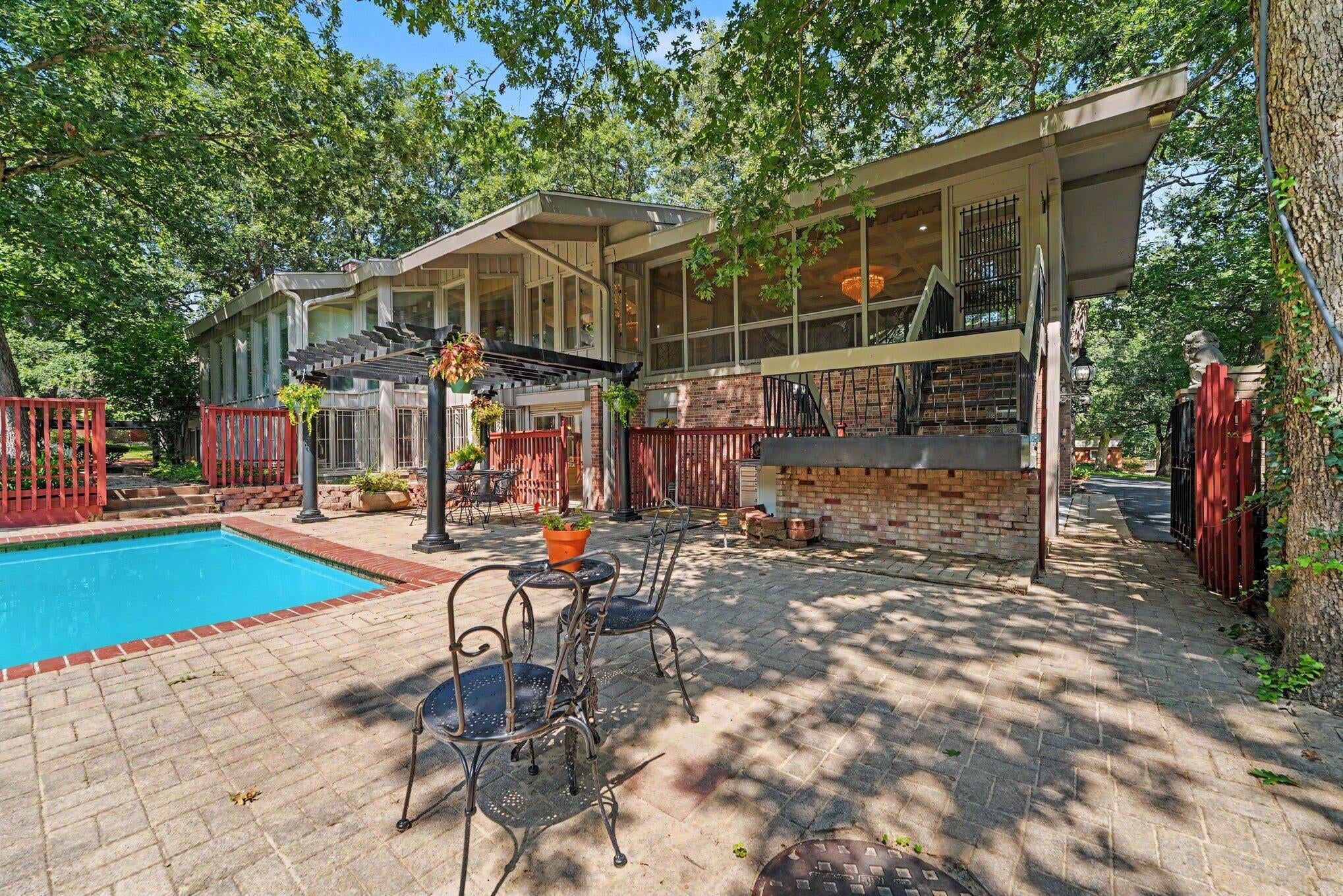 909 W 126th Avenue