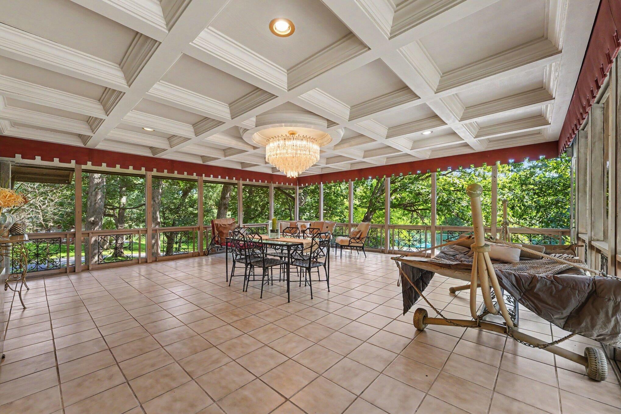 909 W 126th Avenue