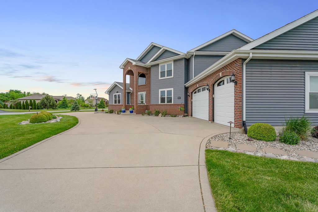Photo of 8692 W 156th Court, Lowell, IN 46356 (MLS # 839254)