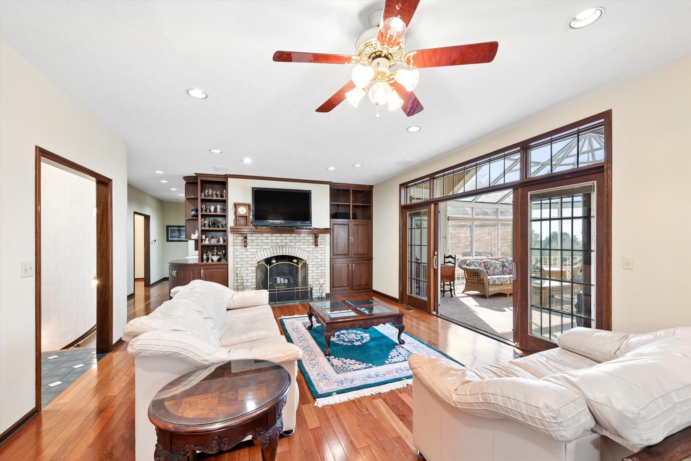8133 Ridgeview Road