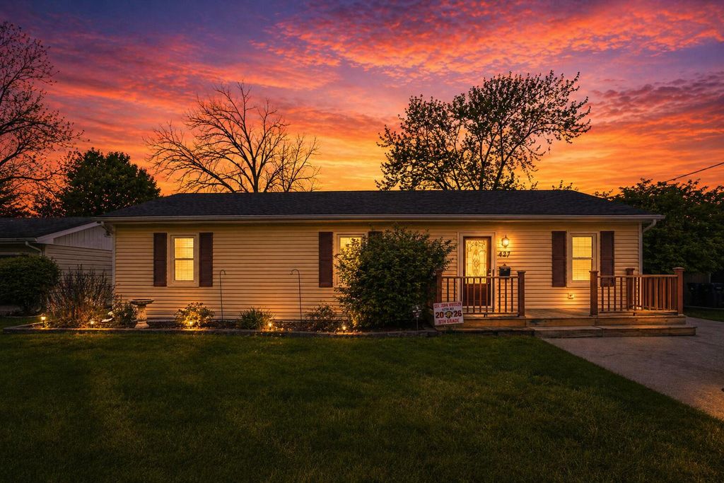 Photo of 427 S East Street, Crown Point, IN 46307 (MLS # 838251)