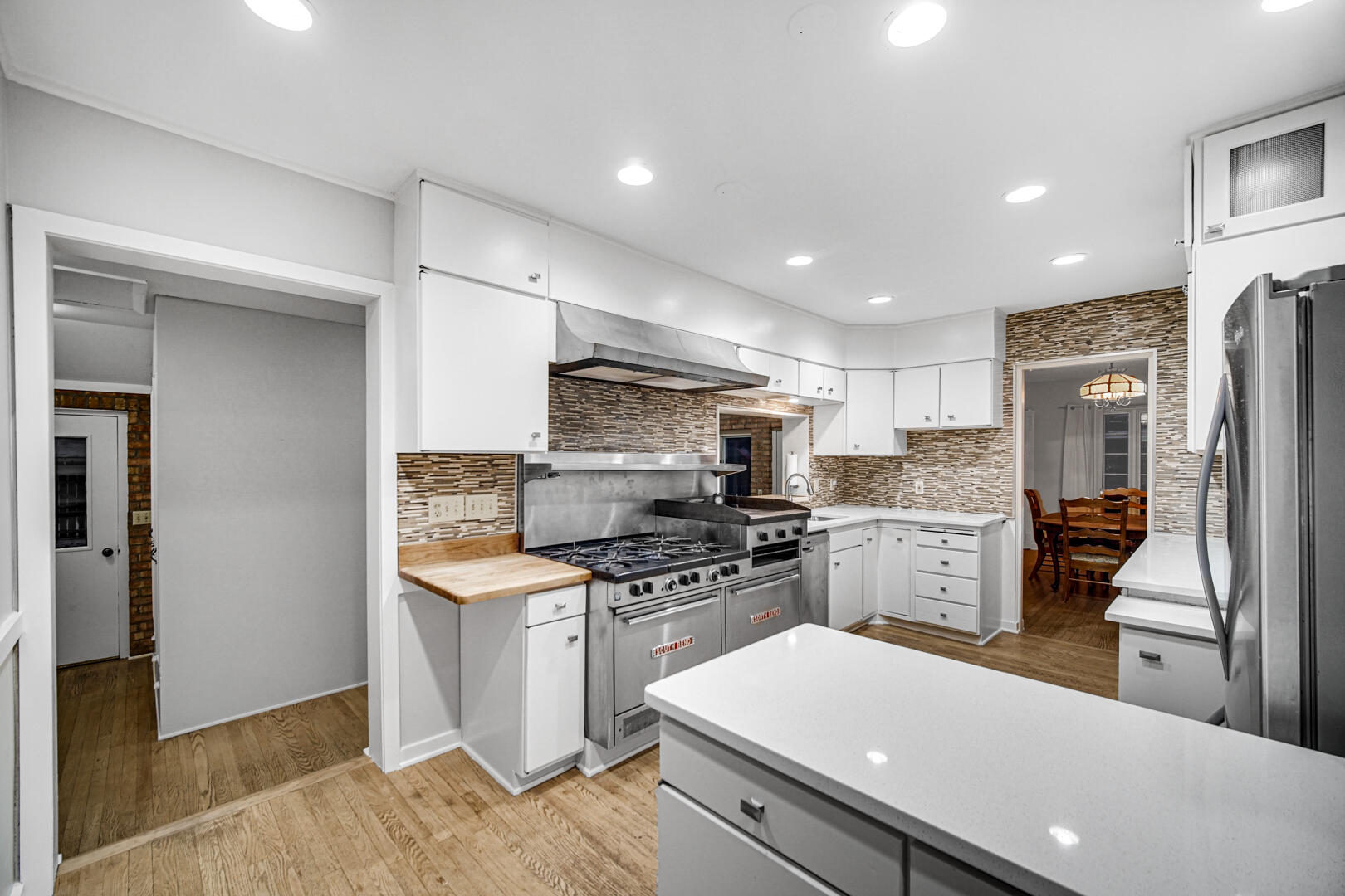 8339 Northcote Avenue