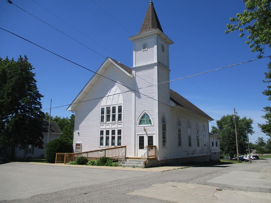 Photo of 110 N Jefferson Street, Hebron, IN 46341 (MLS # 840209)