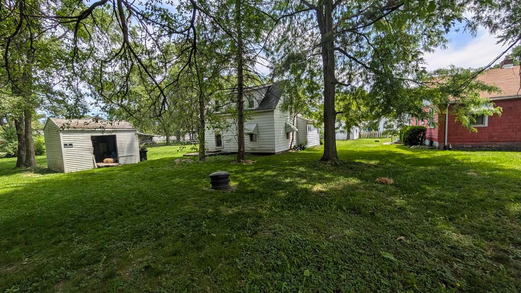 Photo of 405 Maple Avenue, Wheeler, IN 46393 (MLS # 839914)
