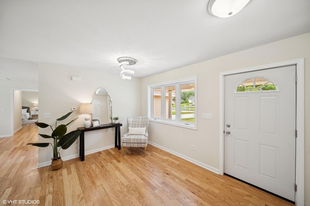 Photo of 9102 W Valley Court, Michigan City, IN 46360 (MLS # 832856)