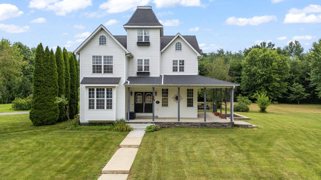 Photo of 409 N 325 E, Valparaiso, IN 46383 (MLS # 842137)