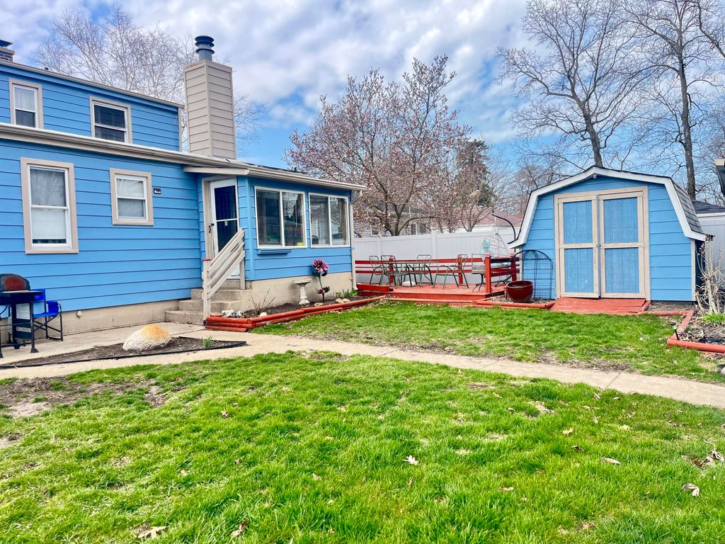 Photo of 147 S Connecticut Street, Hobart, IN 46342 (MLS # 836413)