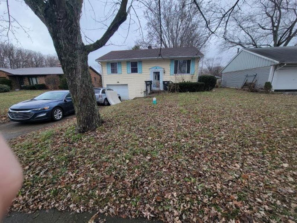 Photo of 2412 Bramble Way, Anderson, IN 46011 (MLS # 832765)