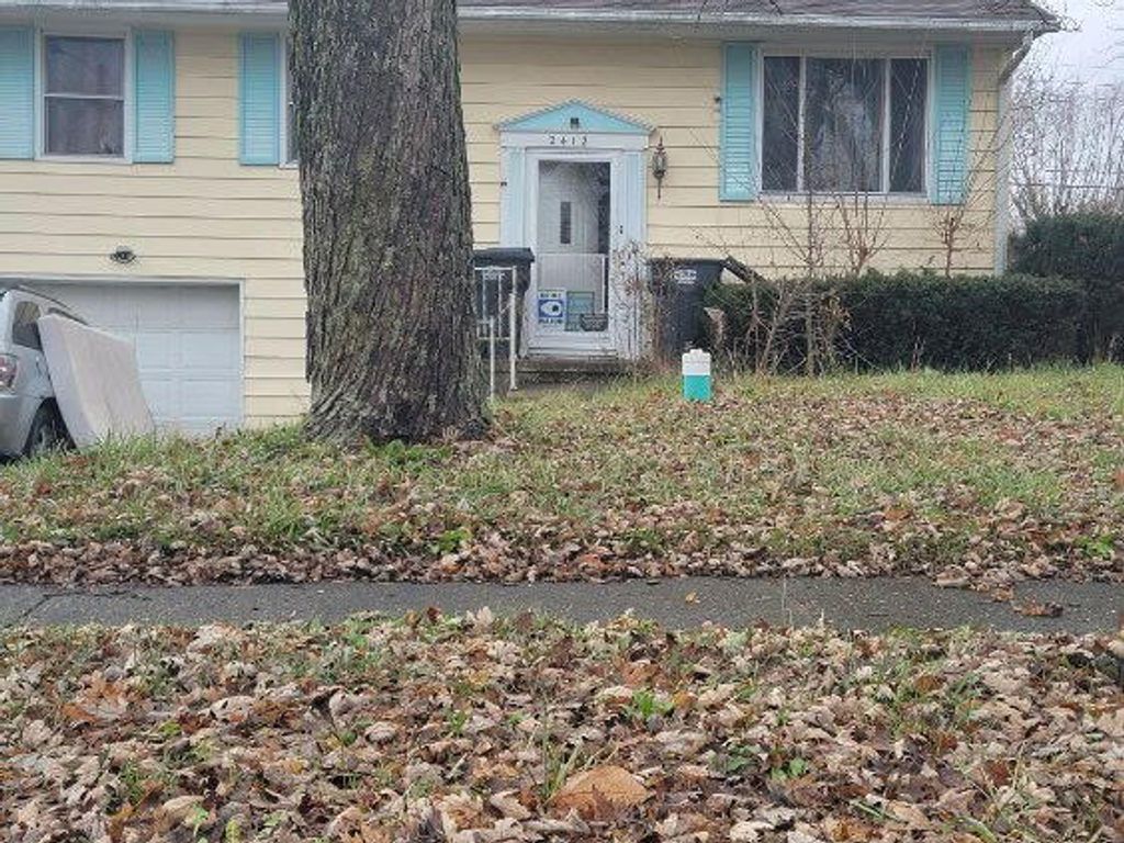 Photo of 2412 Bramble Way, Anderson, IN 46011 (MLS # 832765)