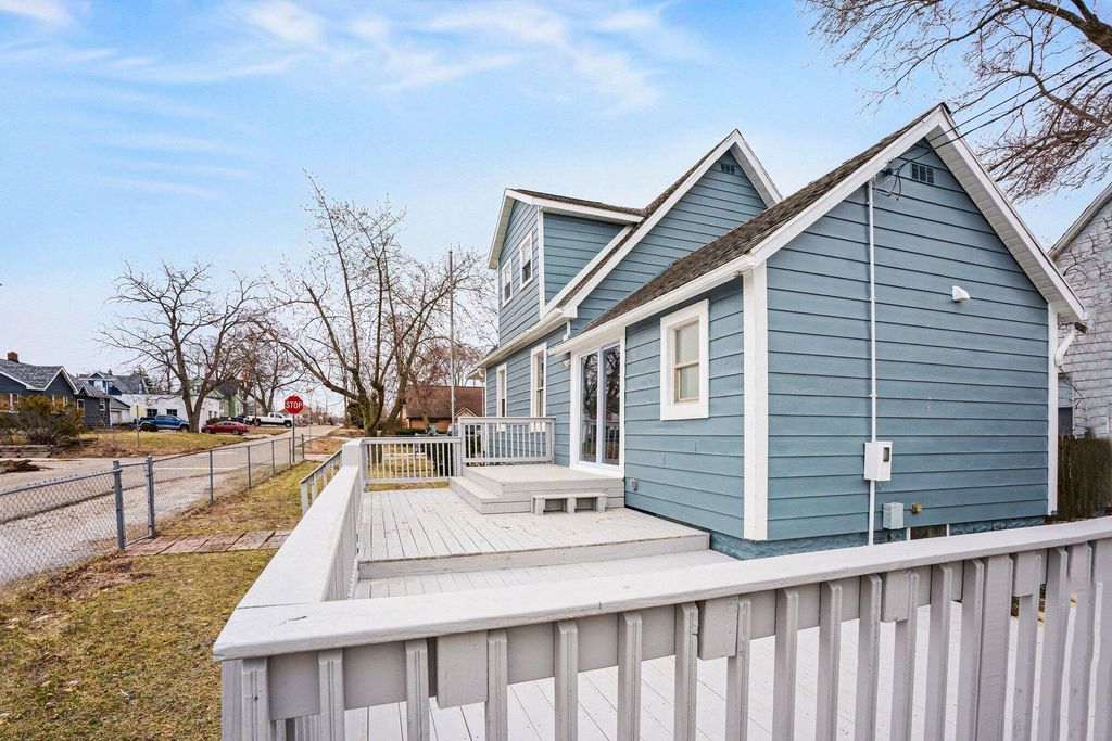 Photo of 1803 Tennessee Street, Michigan City, IN 46360 (MLS # 834392)