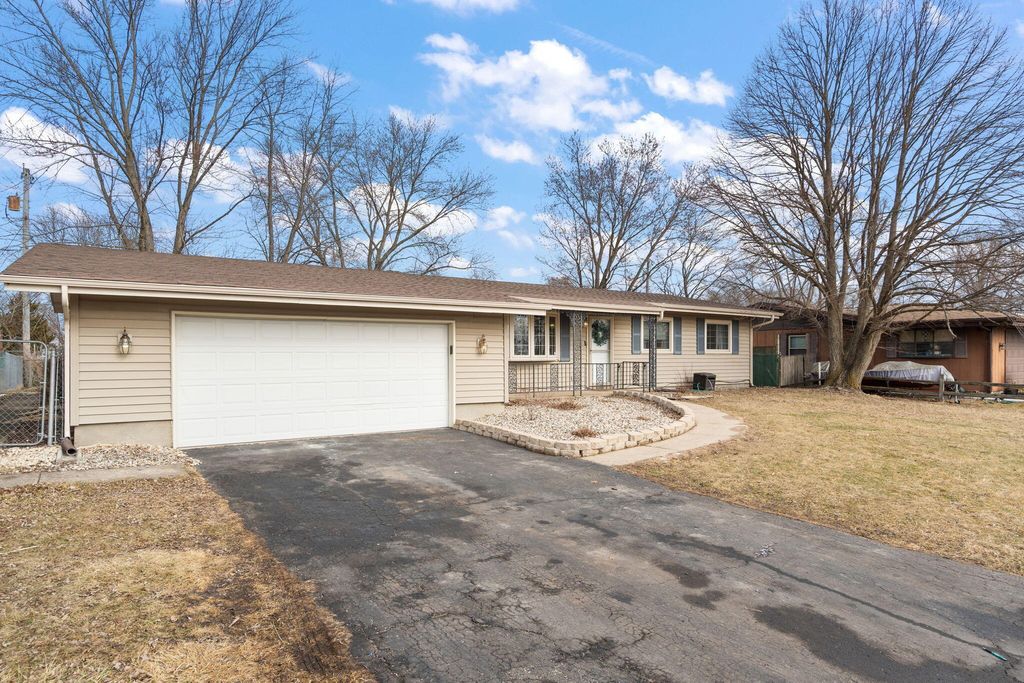 Photo of 403 Sherman Drive, Valparaiso, IN 46385 (MLS # 834252)