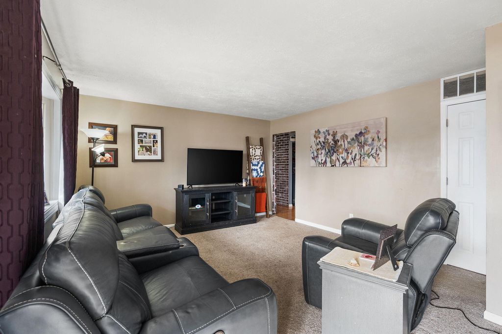 Photo of 403 Sherman Drive, Valparaiso, IN 46385 (MLS # 834252)