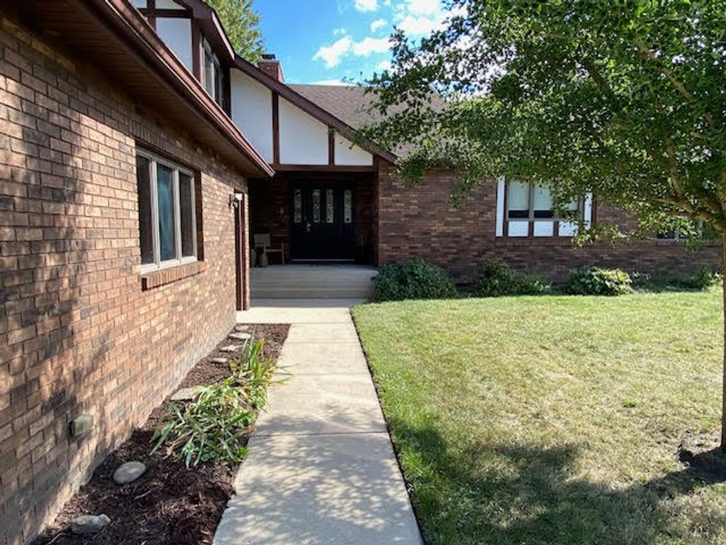 Photo of 9841 Kennedy Avenue, Highland, IN 46322 (MLS # 829384)