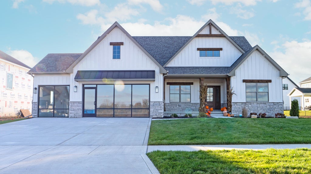 Photo of 435 Meadow Brooke Lane, Dyer, IN 46311 (MLS # 847234)