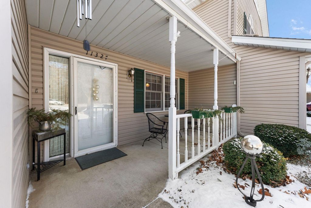 Photo of 11327 Kelly Drive, Saint John, IN 46373 (MLS # 833129)