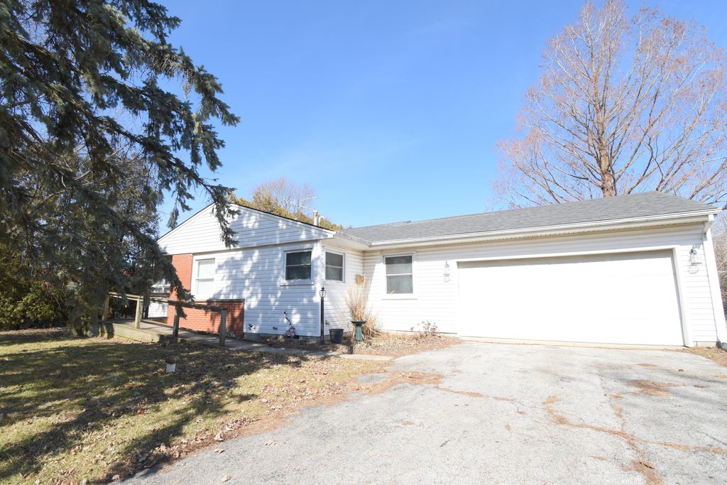 Photo of 360 E Arnotts Drive, Rensselaer, IN 47978 (MLS # 834723)