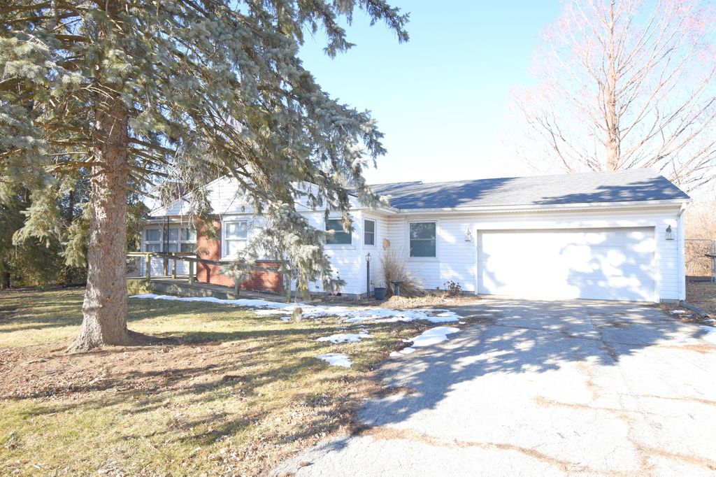 Photo of 360 E Arnotts Drive, Rensselaer, IN 47978 (MLS # 834723)