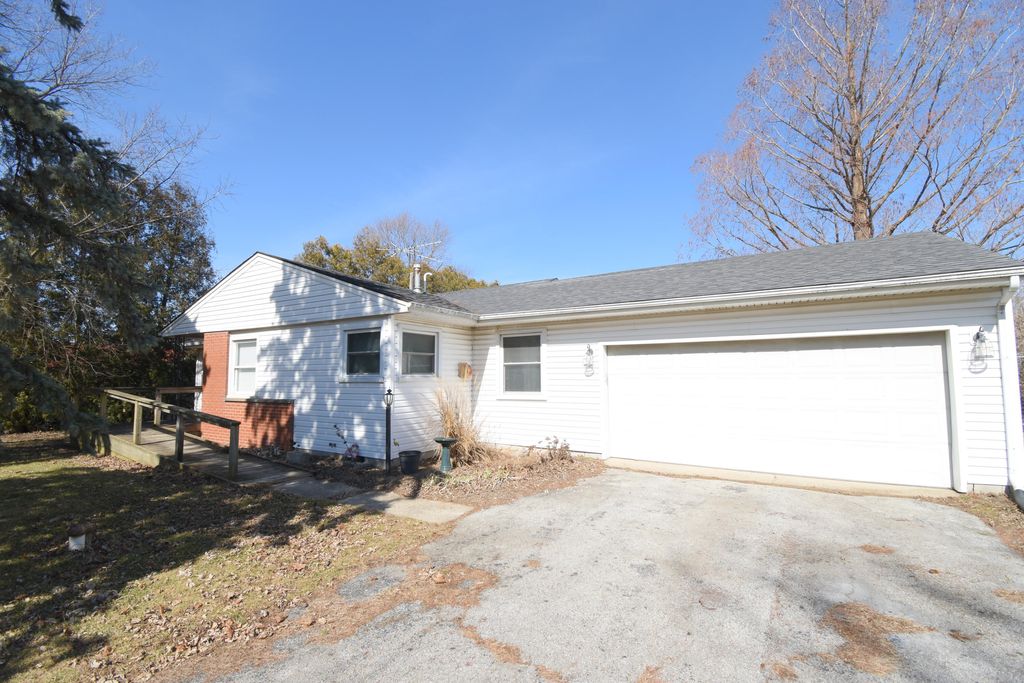 Photo of 360 E Arnotts Drive, Rensselaer, IN 47978 (MLS # 834723)