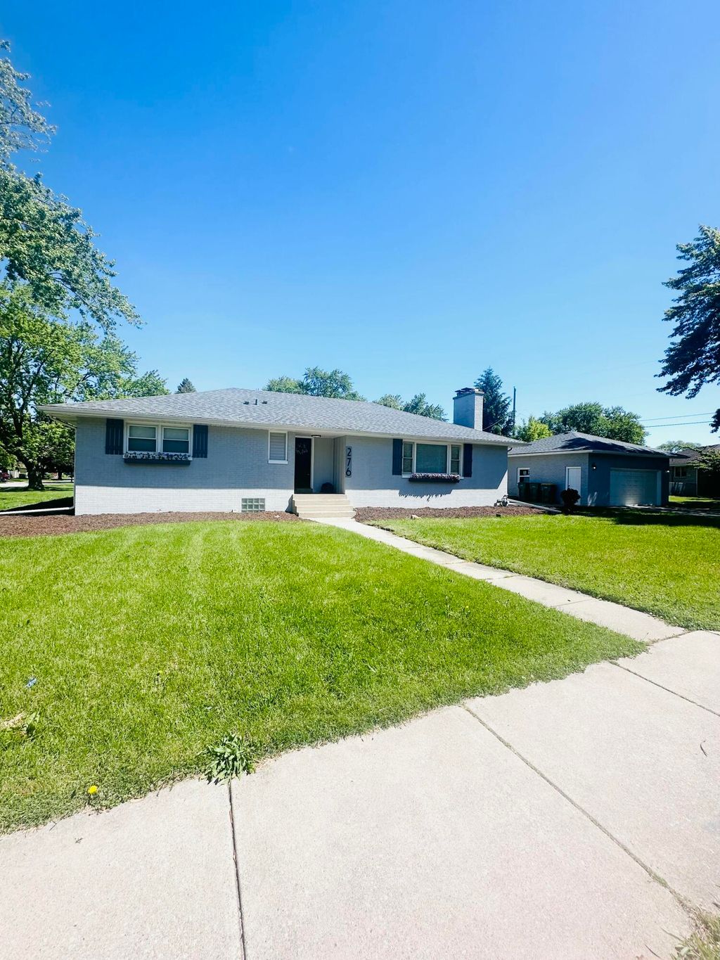 Photo of 276 W 68th Place, Merrillville, IN 46410 (MLS # 839136)