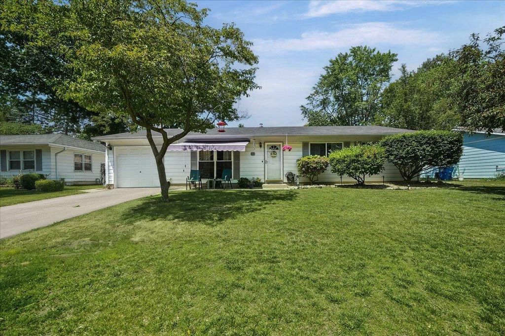 Photo of 337 Southwood Drive, Michigan City, IN 46360 (MLS # 839822)