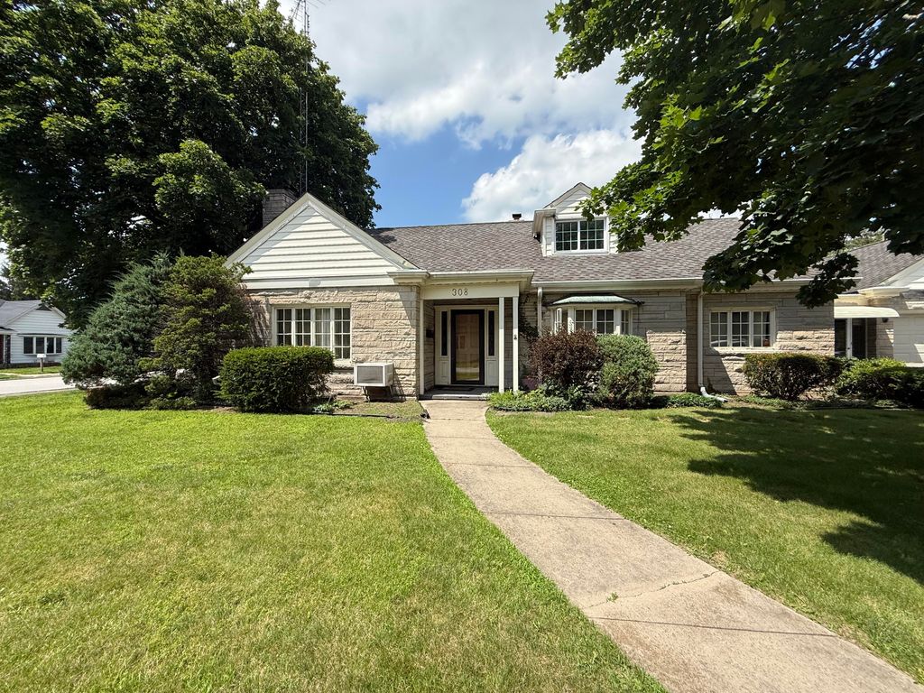 Photo of 308 Central Avenue, North Judson, IN 46366 (MLS # 841596)