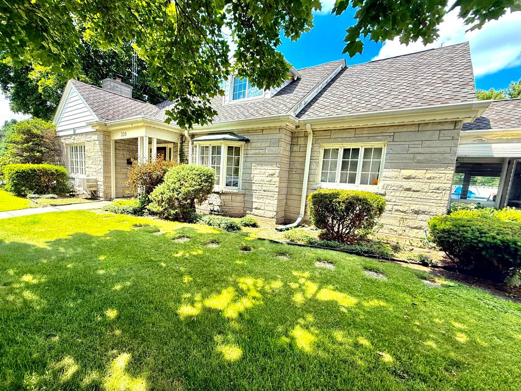 Photo of 308 Central Avenue, North Judson, IN 46366 (MLS # 841596)