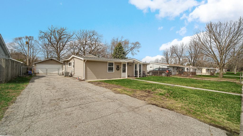 Photo of 1342 Greenwood Avenue, Dyer, IN 46311 (MLS # 835913)